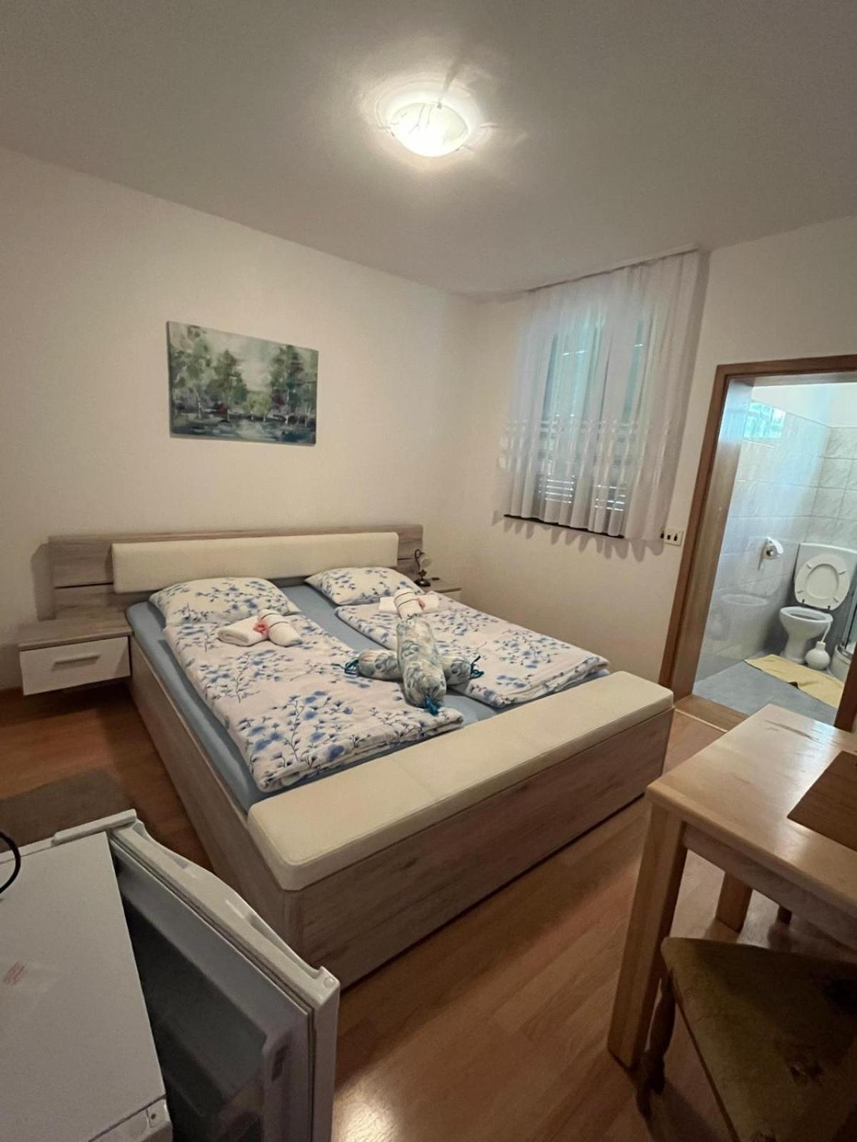 Guest House Stefanija Poljanak Bagian luar foto