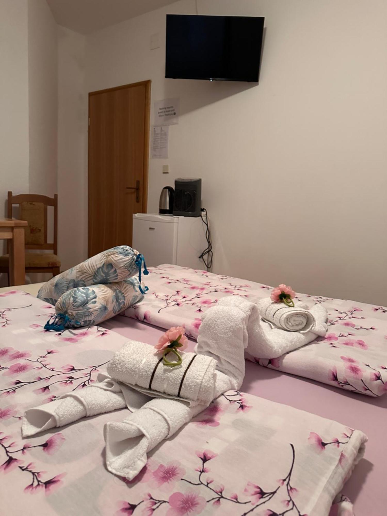 Guest House Stefanija Poljanak Bagian luar foto