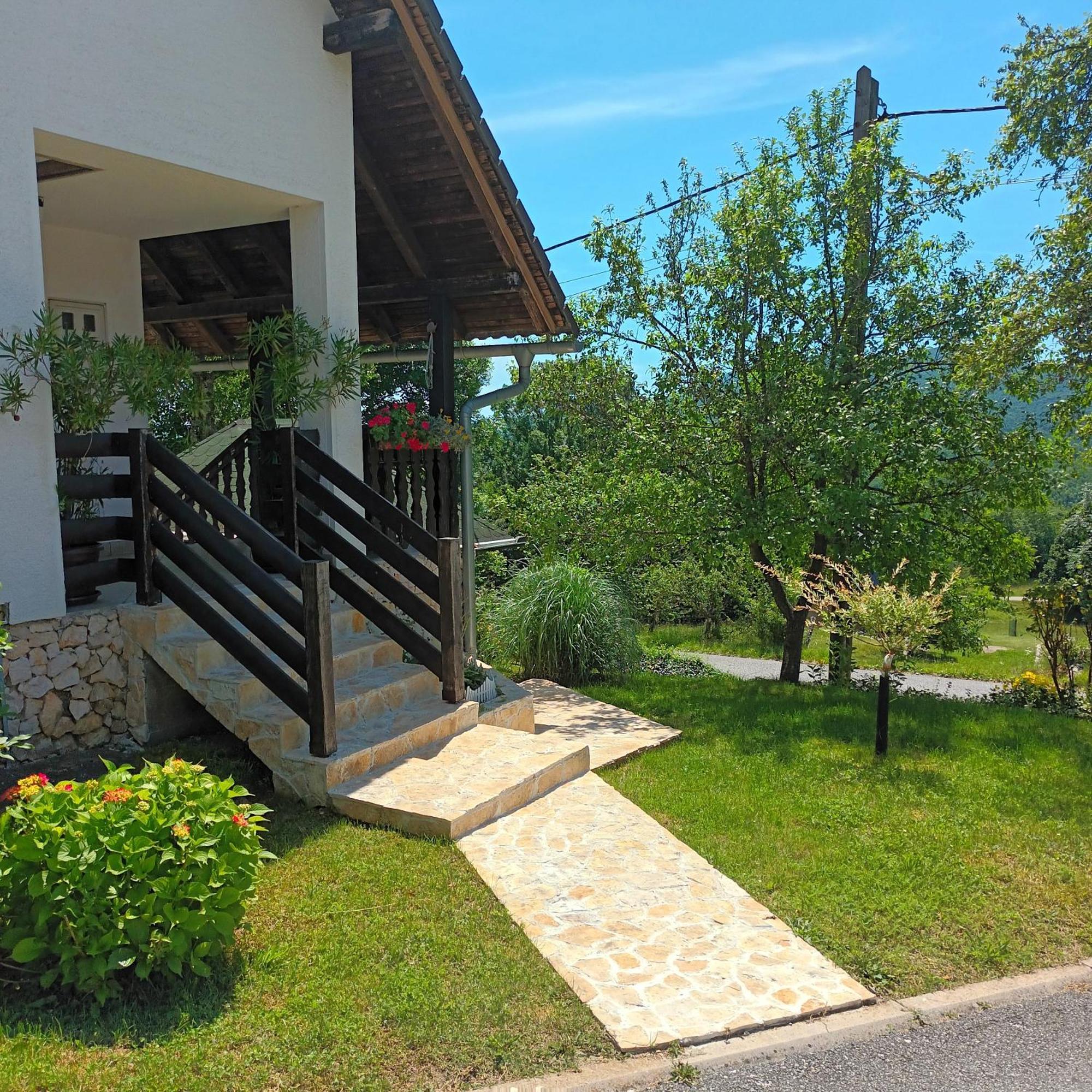 Guest House Stefanija Poljanak Bagian luar foto